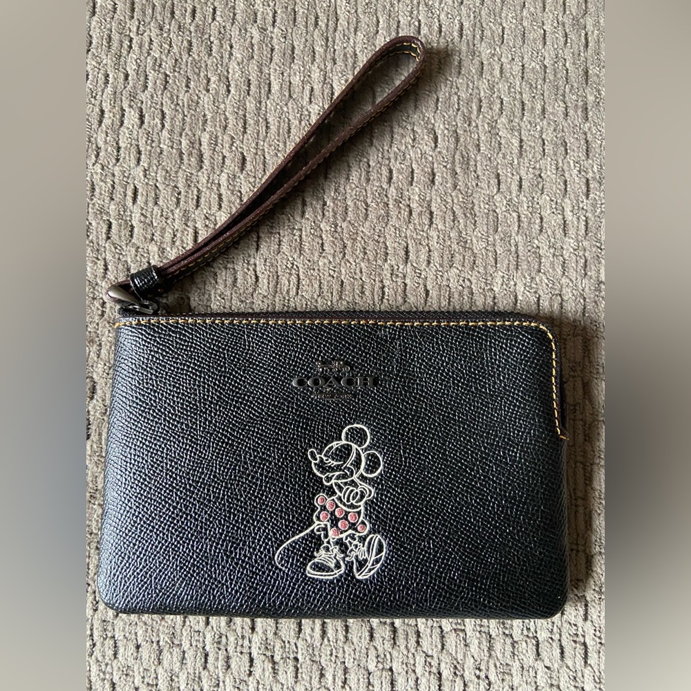 Coach Disney Minnie Mouse Wristlet / Wallet